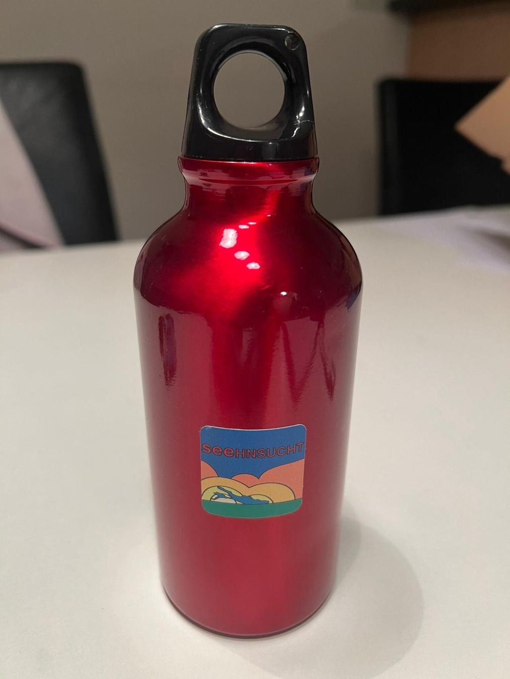 Trinkflaschen & Thermosflaschen: Trinkflasche rot – Gebraucht aus Egg b. Zürich von Brocki_Insel_Egg