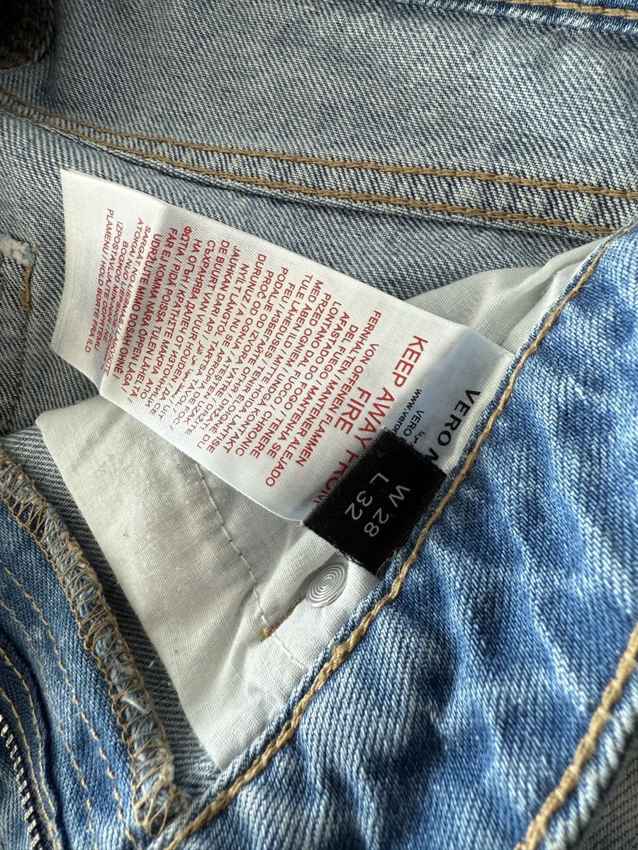 Vero Moda Jeans: Vero Moda Jeans, hellblau, Grösse 28/32, NEU! – Neu (gemäss Beschreibung) aus Brüttisellen von Molemo 4