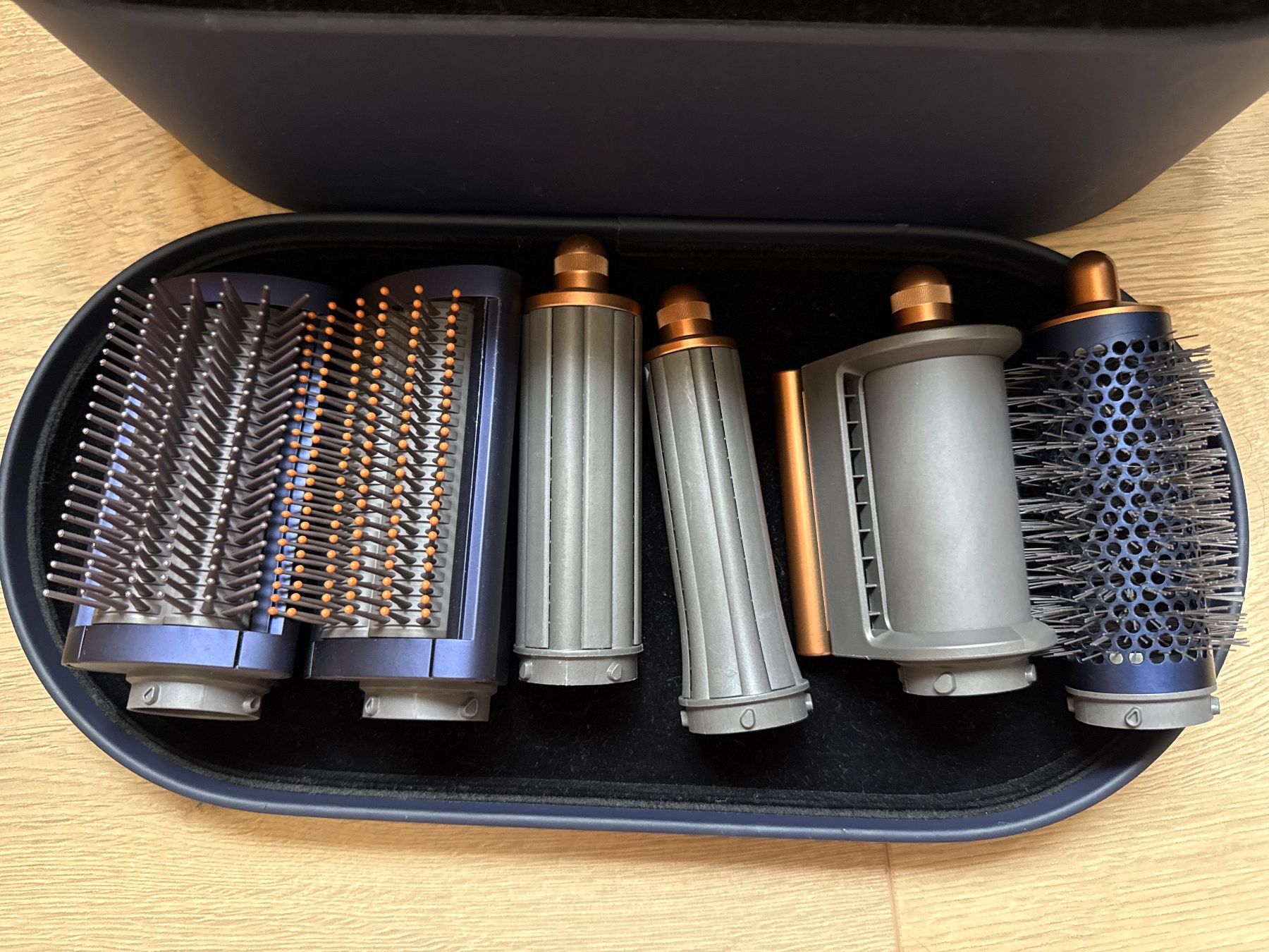 Dyson Asciugacapelli: Dyson Airwrap Complete Long - Case - – Nuovo (secondo la descrizione) da Muolen venduto da lvo_tl8q 2