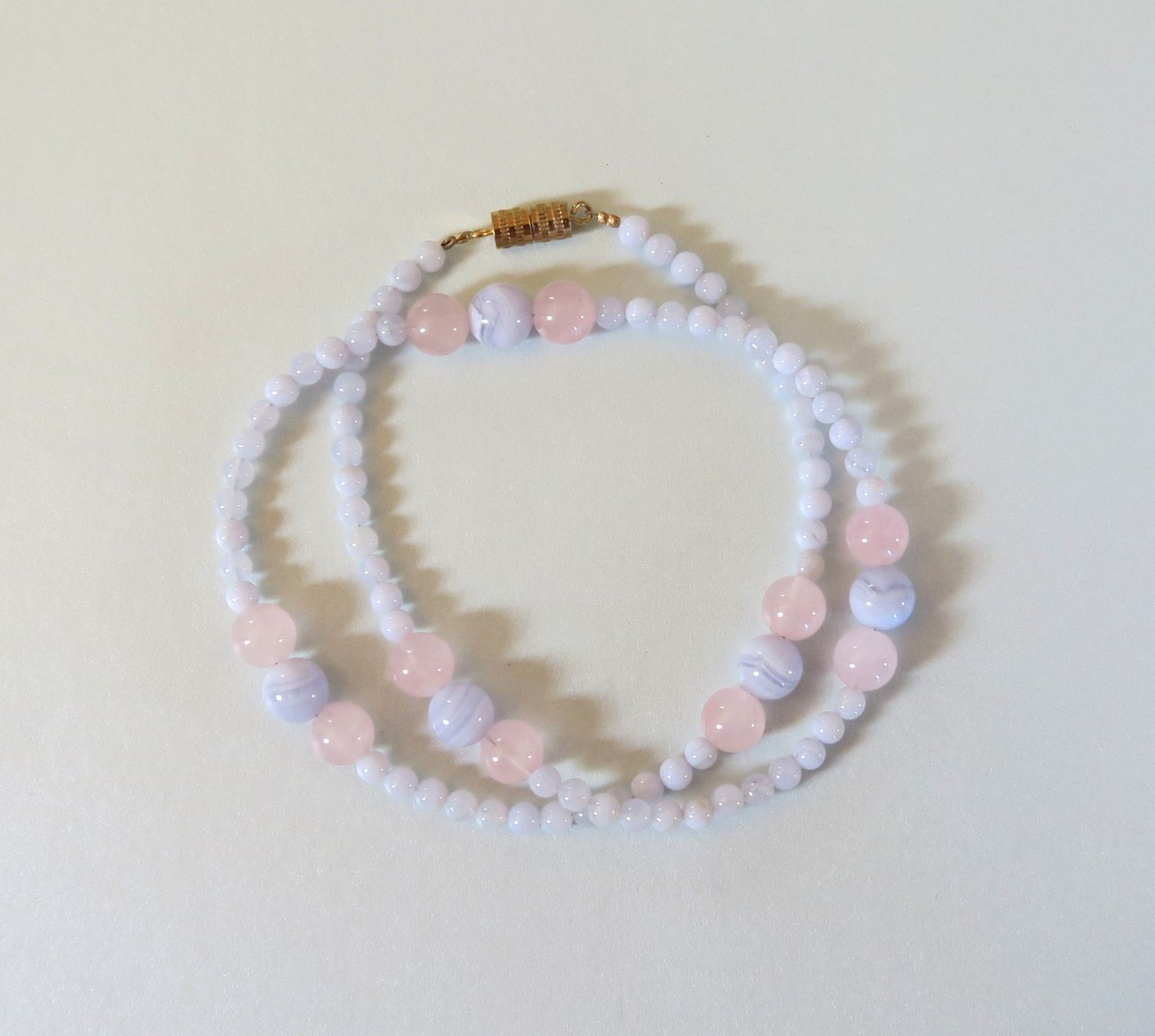 Catenine: Chalcedon/Rosenquarz Perlenkette – Usato da Brittnau venduto da marlenestone