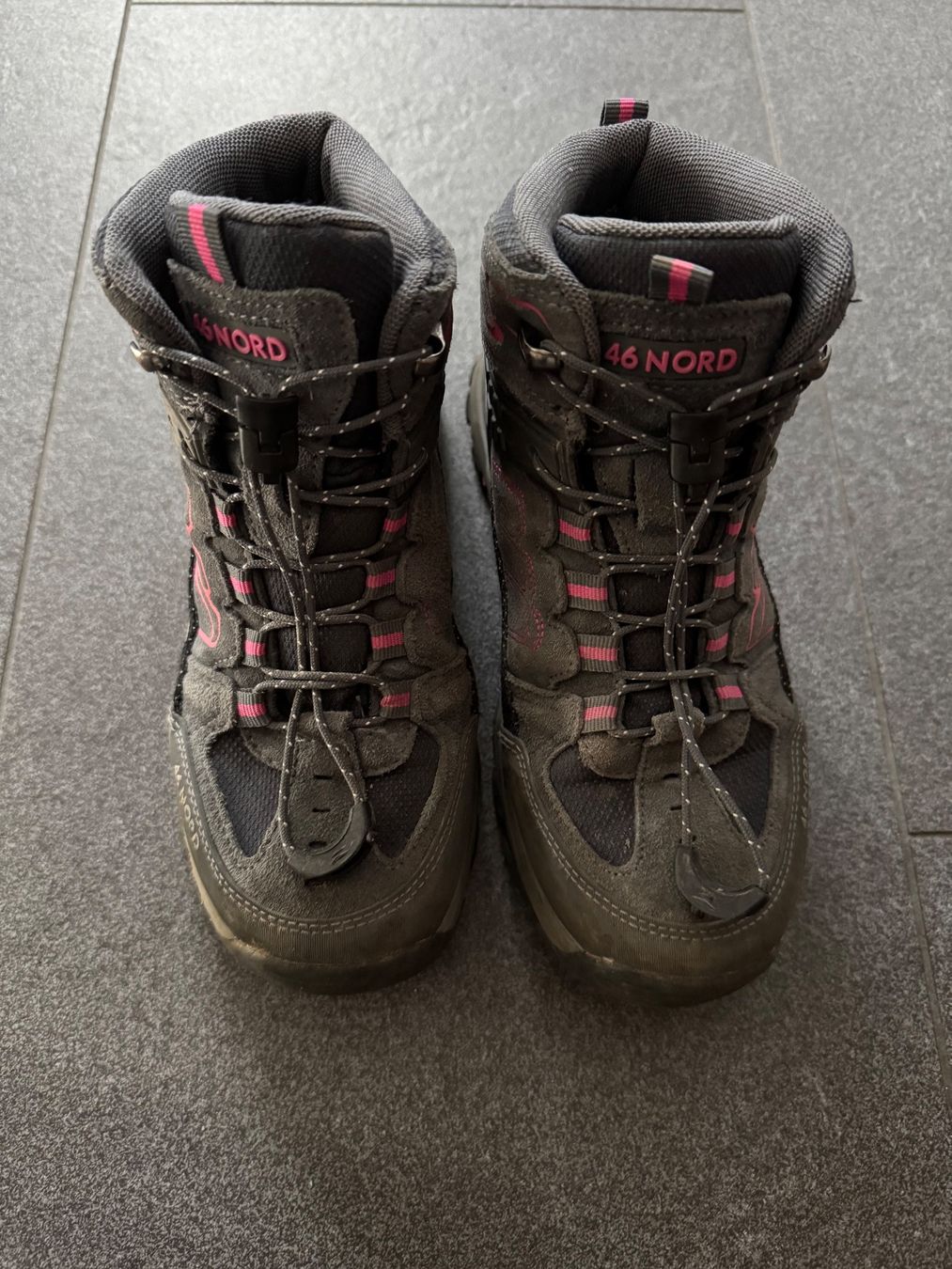 46 Nord Scarpe per ragazzi: 46 Nord Wanderschuhe Grösse 34 – Usato da Stans venduto da Morera