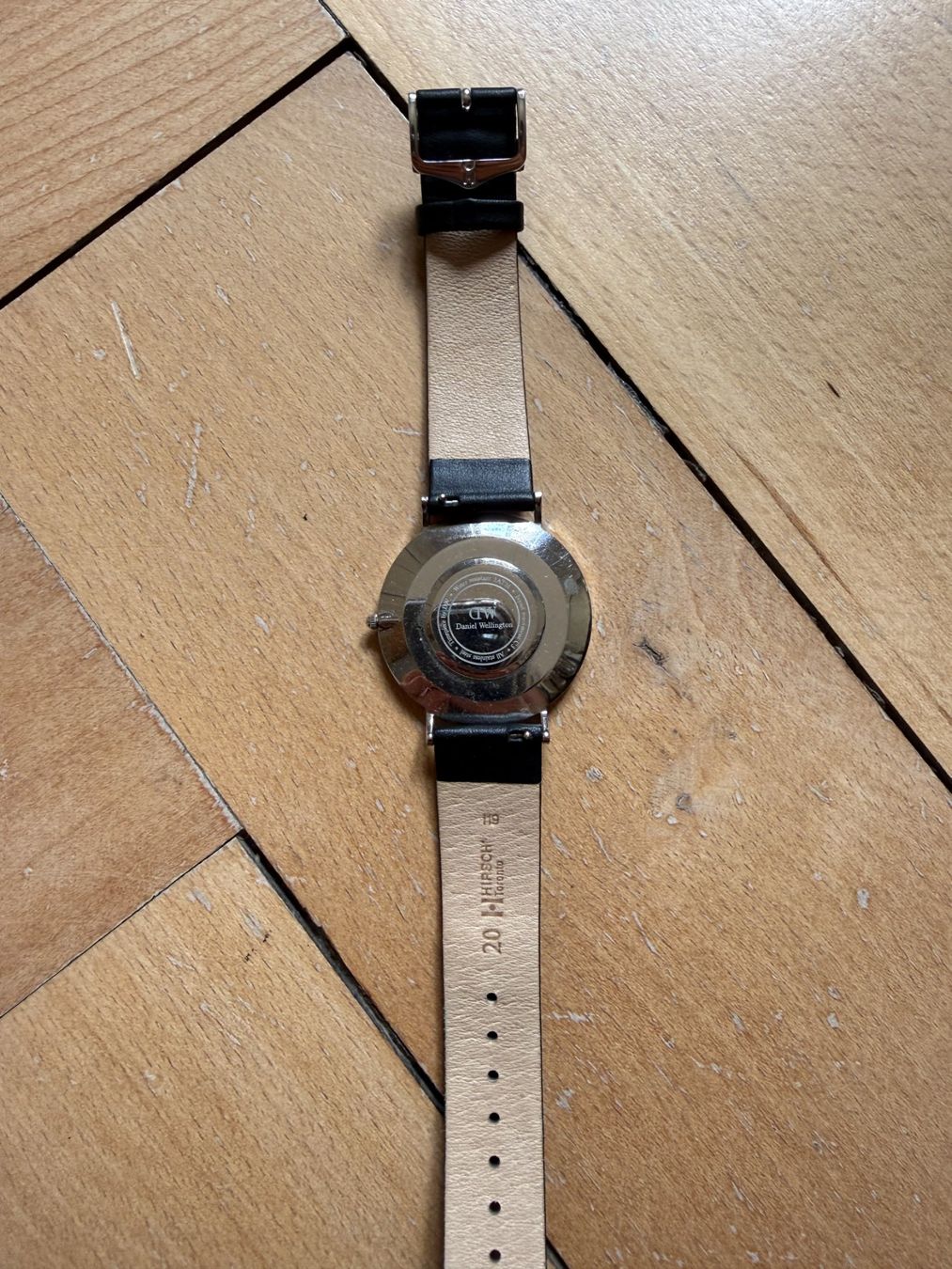 Daniel Wellington Montres: DANIEL WELLINGTON - Uhr schwarz – D'occasion à Zürich par Diazaio 2