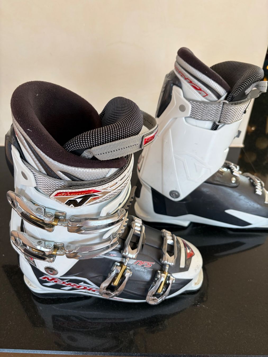 Nordica Damenschuhe: Nordica Damen-Skischuhe, – Gebraucht aus Riehen von babba1958 5