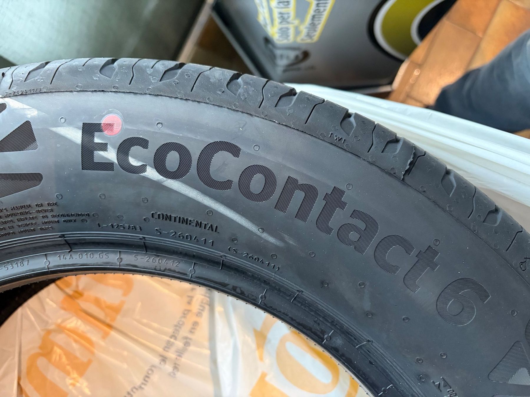 Continental Pneumatici & Ruote complete: Continental Sommerreifen, Neu. – Nuovo e nell'imballaggio originale da Safenwil venduto da Boki8 4