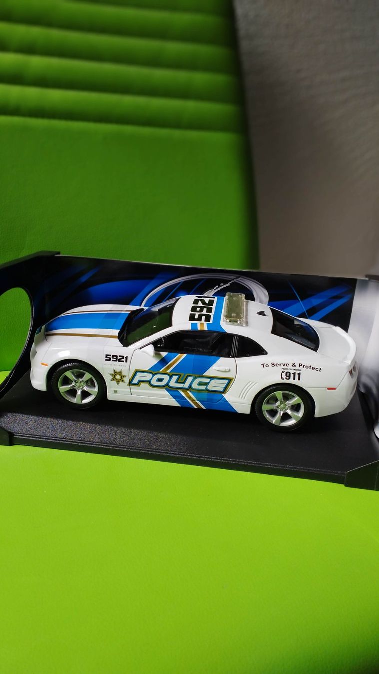 Chevrolet Modellautos: Chevrolet Camaro SS/RS 2010 – Neu und originalverpackt aus Chur von oriori