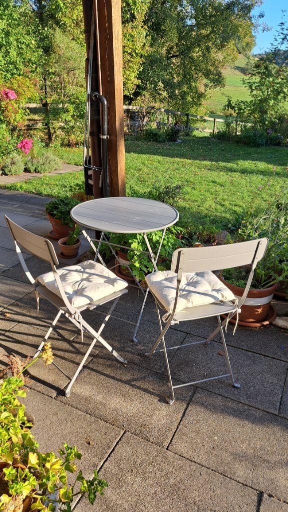 Ikea Set di tavolo e panche: Balkontisch mit zwei Stühlen – Usato da Lustdorf venduto da eve1ine