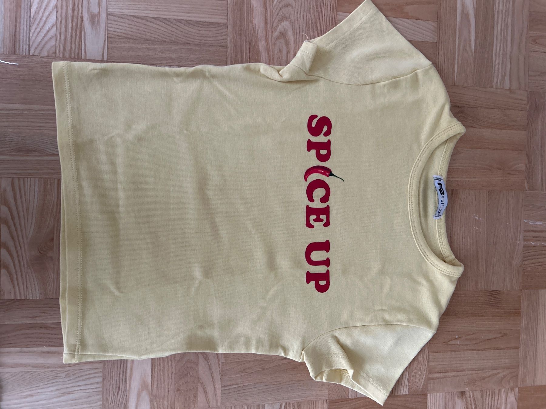 Camicette, T-shirt & Top: Graphic T-Shirt – Nuovo (secondo la descrizione) da Zollikerberg venduto da simonethomasenola