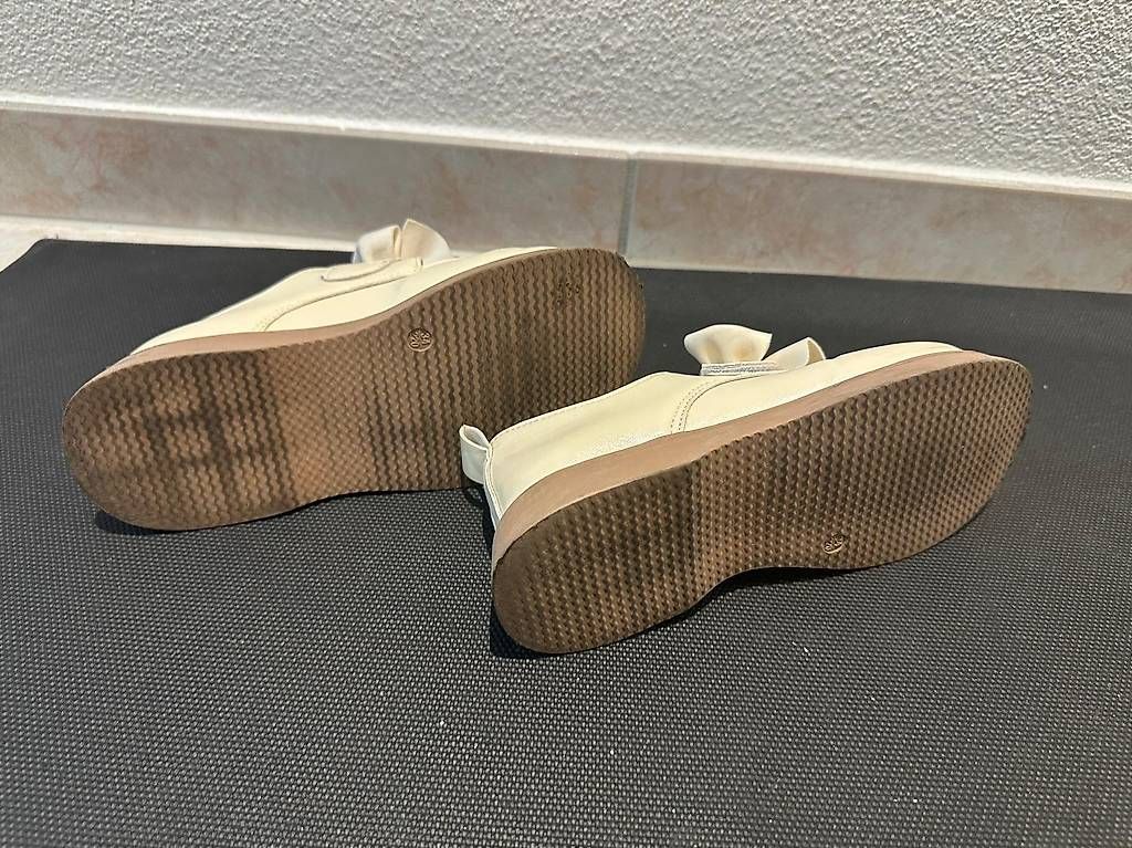 Damenschuhe: Mocassini bambina con fiocco n. 34  CHF10 – Gebraucht aus Gravesano von tut_d8st 2
