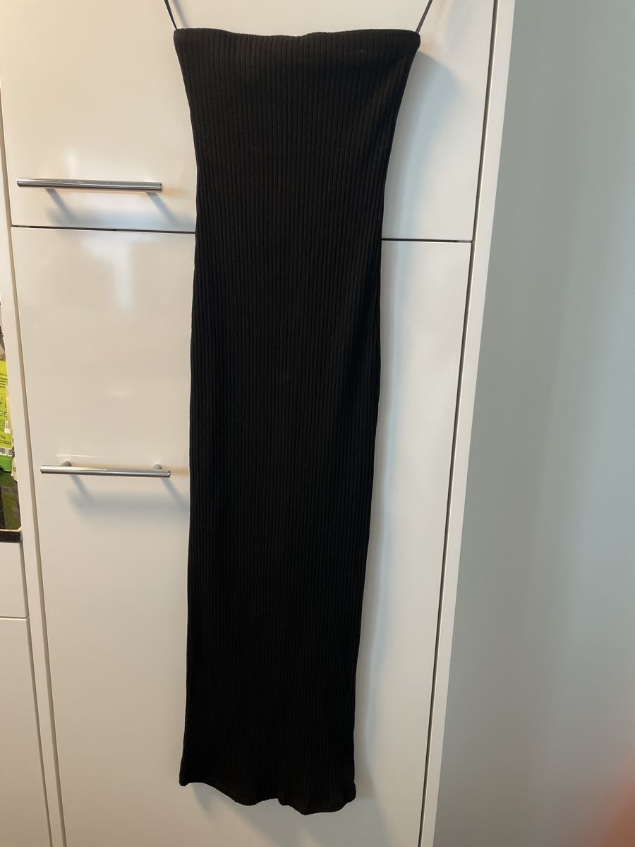 Pull&Bear Vestiti: Pull&Bear Schlauchkleid Rippstrick XS - Schwarz mit Schlit – Nuovo (secondo la descrizione) da Arbon venduto da llaauraa