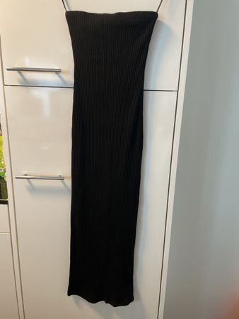 Pull&Bear Schlauchkleid Rippstrick XS - Schwarz mit Schlit