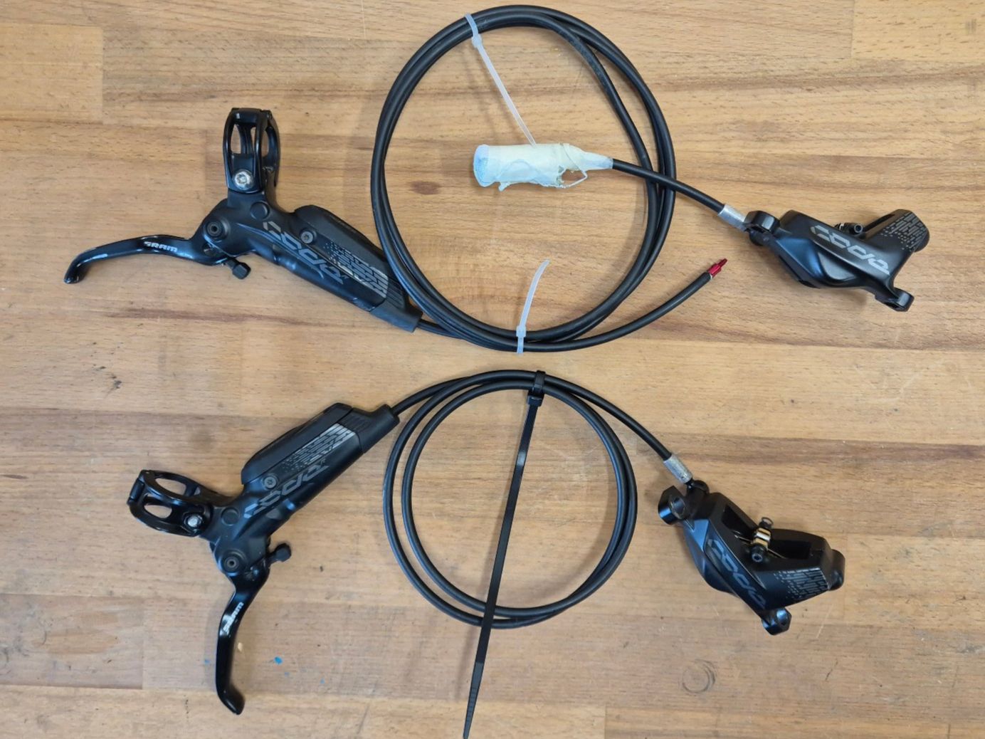 Sram Pezzi di ricambio: SRAM Code R 4-Kolben Bremsset / vorne & hinten – Usato da Versam venduto da jAcK_oF_diAMoNds