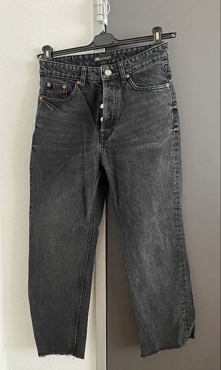 Zara Jeans: schwarze Zara Jeans – Gebraucht aus Embrach von ale_v5qn