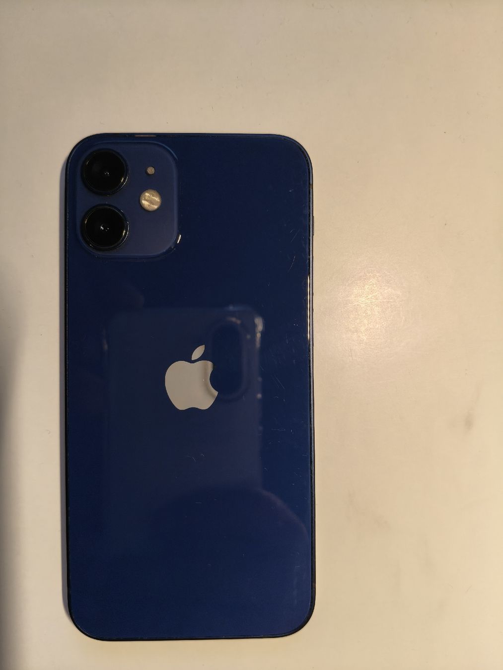 Apple Portables: iPhone 12 mini 128GB, Blau mit Pantzerglas – D'occasion à Seuzach par bue_zcq5 2