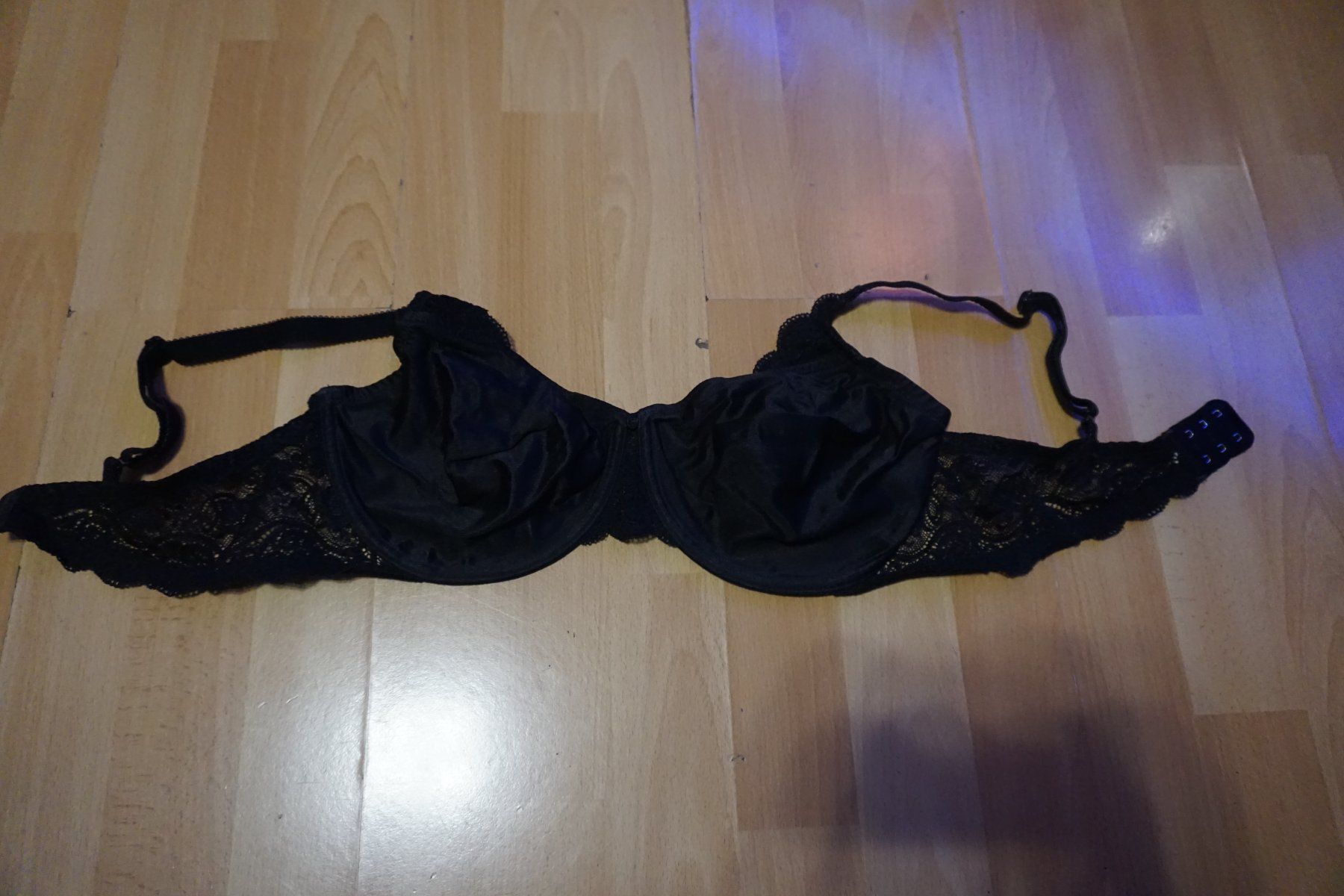 Triumph Altra biancheria intima: Schwarzer BH mit Spitze von Triumph, Grösse 90C – Usato da Zürich venduto da einalemjena
