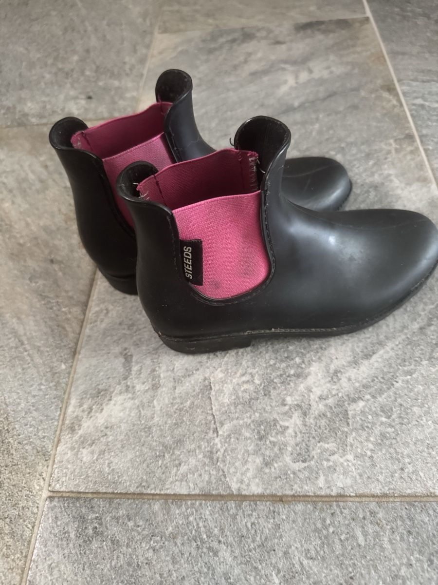 Chaussures filles: Reitschuhe Mädchen Gr. 33 – D'occasion à Rümlingen par mga_qr9k