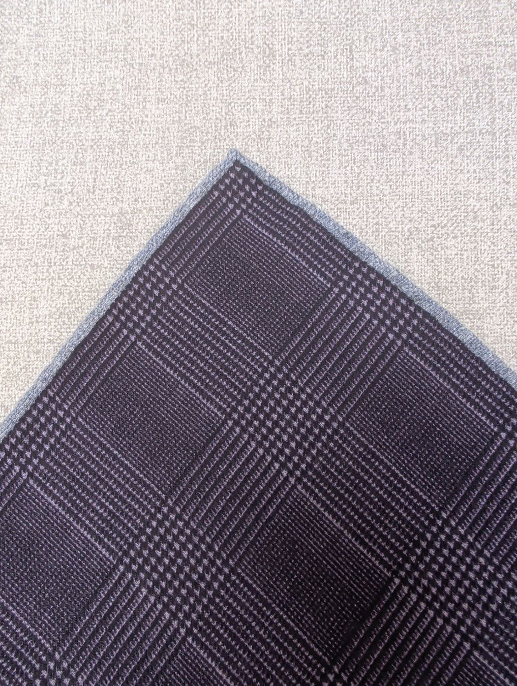 Eleventy Completi: Eleventy Platin Collection, Einstecktuch, Neu, Wolle – Nuovo e nell'imballaggio originale da Zürich venduto da rom_zh