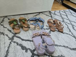 Damen Sandalen 4 Paar verschiedene Farben Grösse unbekannt