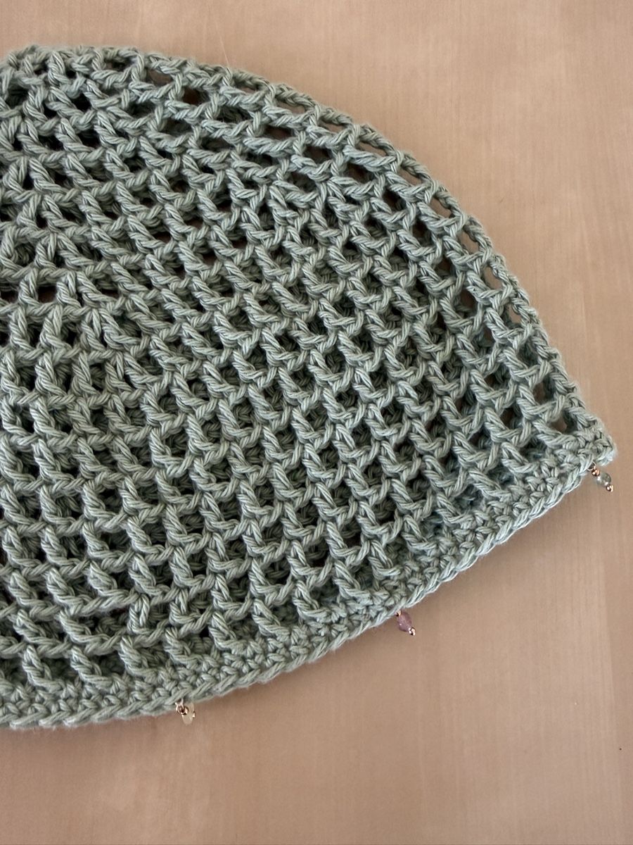 Chapeaux, bonnets & casquettes: CHAPEAU / BONNET CROCHETÉ VERT SAUGE – Neuf (Voir description) à Gland par adelaide_4 2