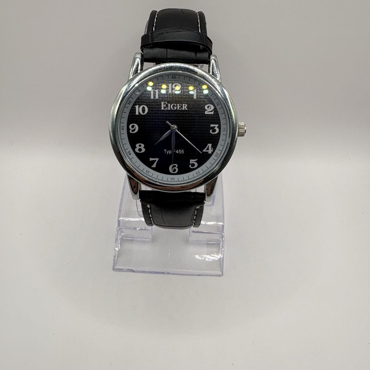 Eiger Uhren: Montre Eiger Typ-455 à bracelet noir, élégant dès 1.- – Gebraucht aus Salavaux von mar_6mm5