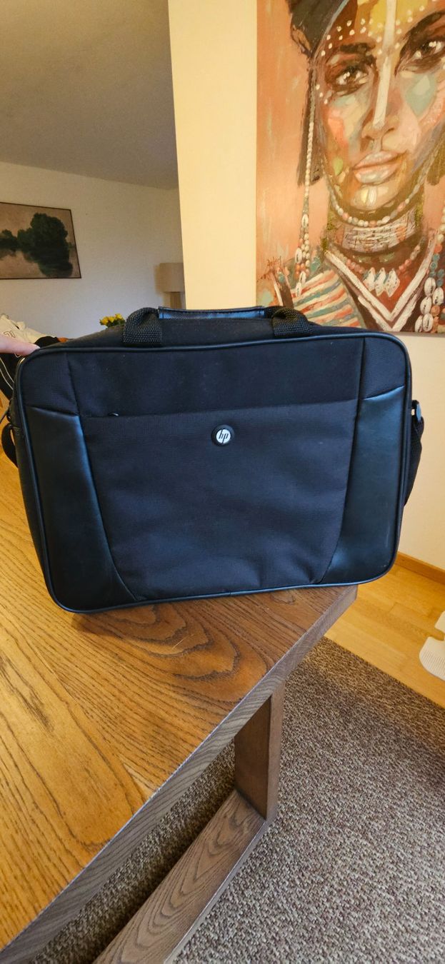 Valigie & Borse: HP Laptoptasche schwarz mit Schultergurt – Usato da Affoltern am Albis venduto da Stefanie_89