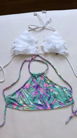 Zwei Bikini-Oberteile G S – sehr guter Zustand