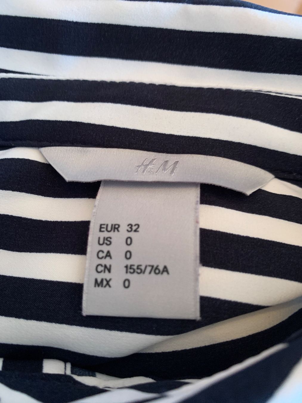 H&M Blusen: Jolie chemise rayée H&M taille 32 – Gebraucht aus MEYRIN von Gwendo10 2