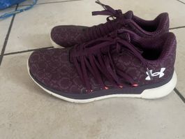 Violette under Armour Turnschuhe Gr.39