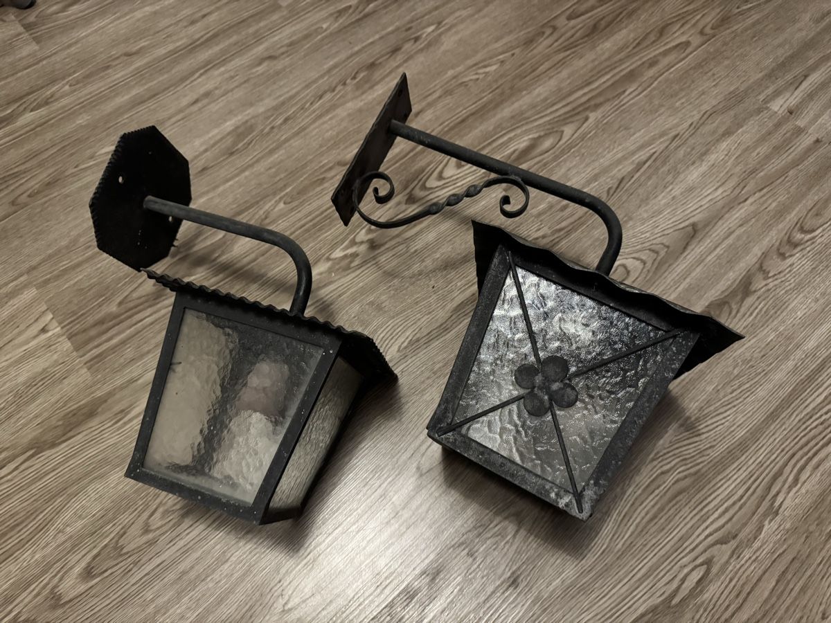 Kronleuchter & Deckenlampen: Chalet Wandlampen Eisen 2 Stk  – Gebraucht aus Buonas von Mikesteal