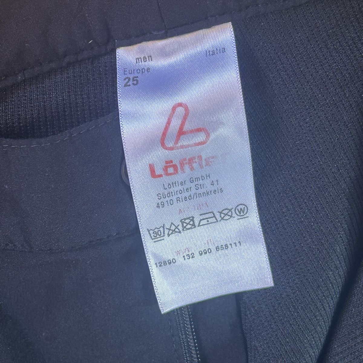 Löffler Pantaloni: Löffler Wanderhose Herren Gr. 25 Schwarz  – Usato da Laufen venduto da belleskulptur 2