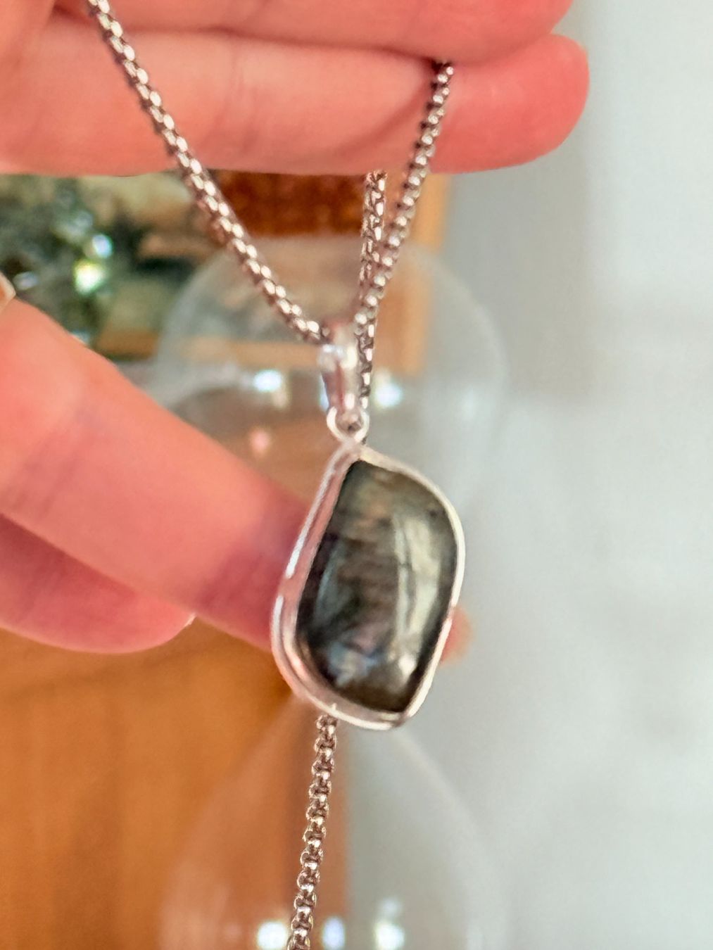 Ketten: Collier Labradorite naturelle – Neu und originalverpackt aus Genève von AGBERG 1