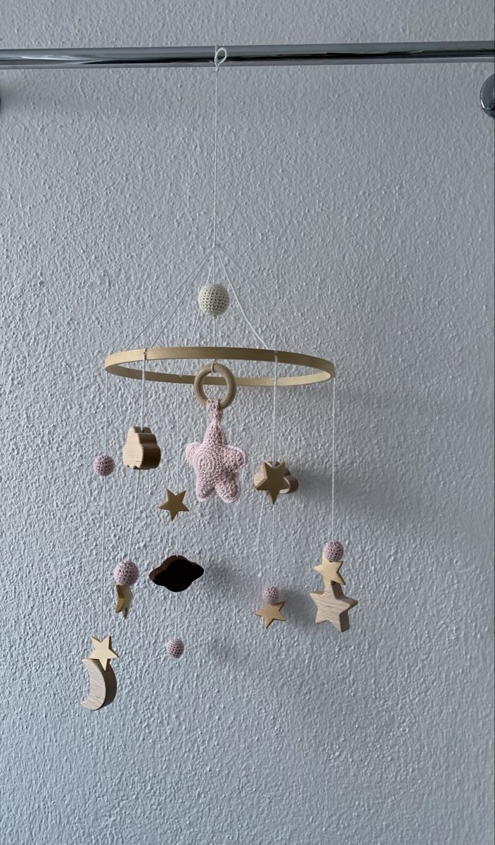 Spielzeuge: Handgemachtes Baby Mobile Holz/Gehäkelt – Gebraucht aus Klosters von ari_6y9m