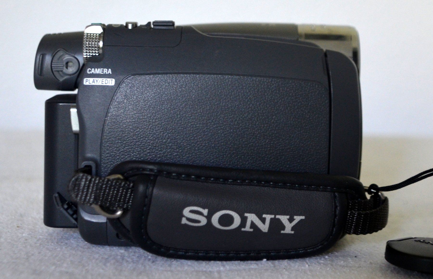 Sony Videocamere: Camcorder MiniDV Sony DCR-HC24E caméscope Touch  Screen – Usato da Collonges venduto da arashee 4