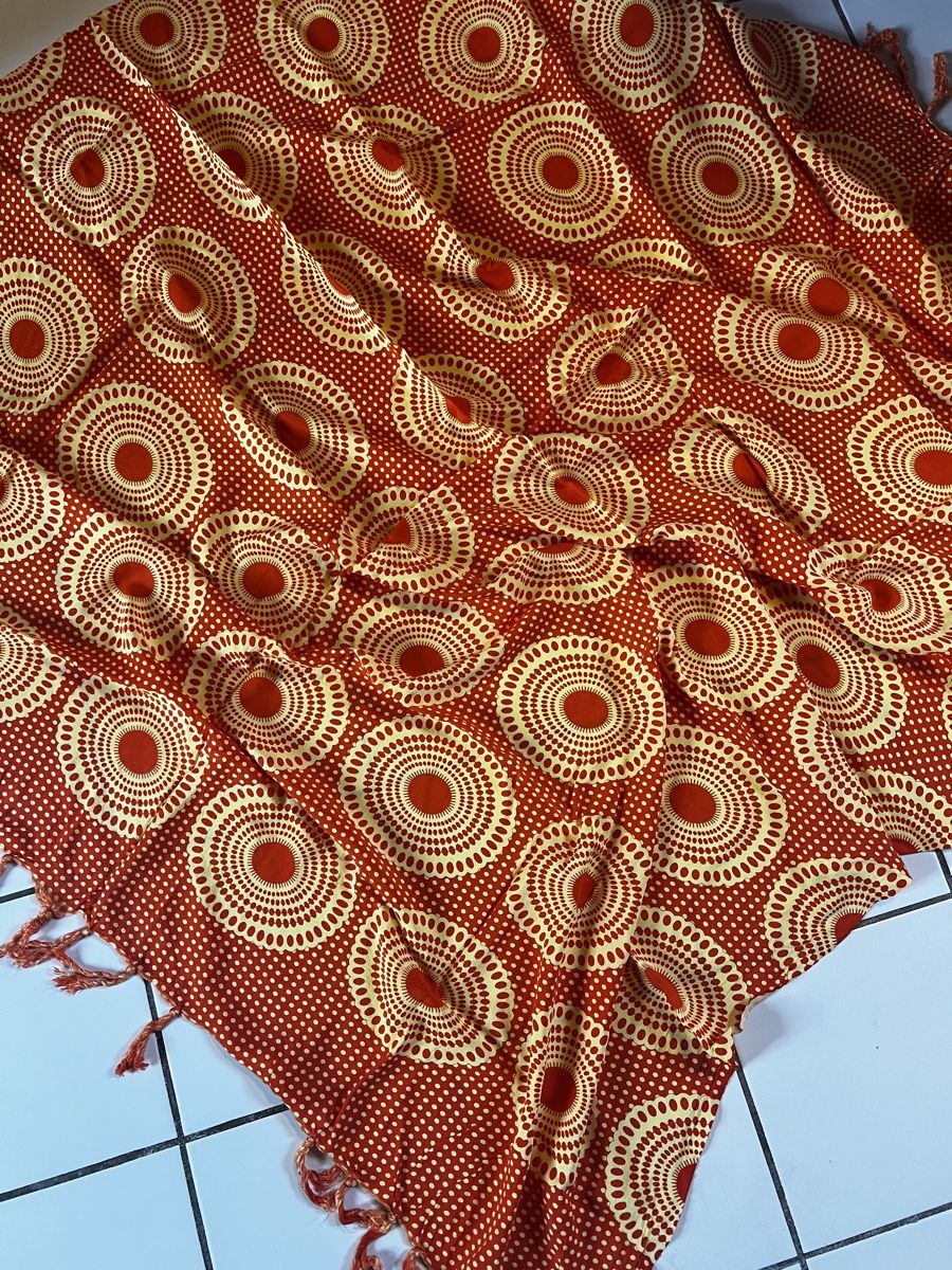 Foulard & Sciarpe: Strandtuch oder Schal gelb orange ca. 120x140 – Usato da Bern venduto da fla_yj25 2