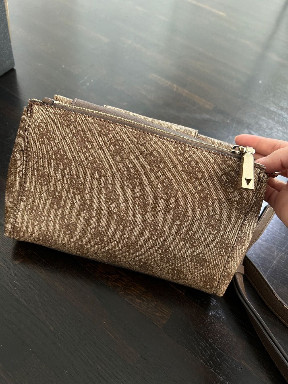 Guess Borse da donna: Tasche Guess braun – Usato da Zürich venduto da Evo-9 1