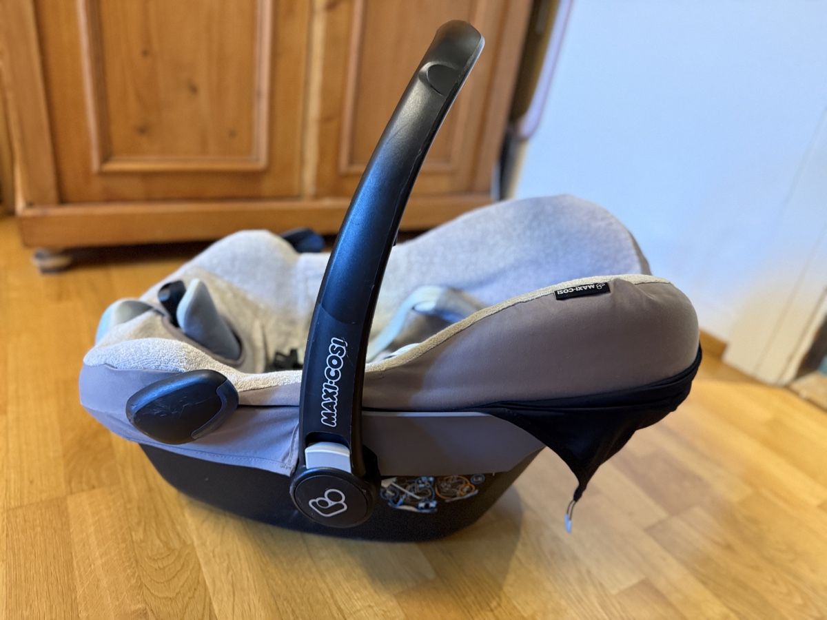 Maxi-Cosi Seggiolini per auto: Maxi Cosi mit Basis – Usato da Altikon venduto da stebu85 3