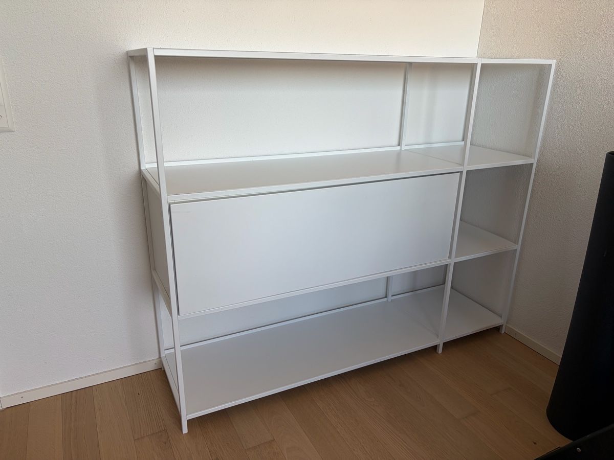 Interio Regale: Regal aus Metall von Interio – Gebraucht aus Kloten von Rosaly1