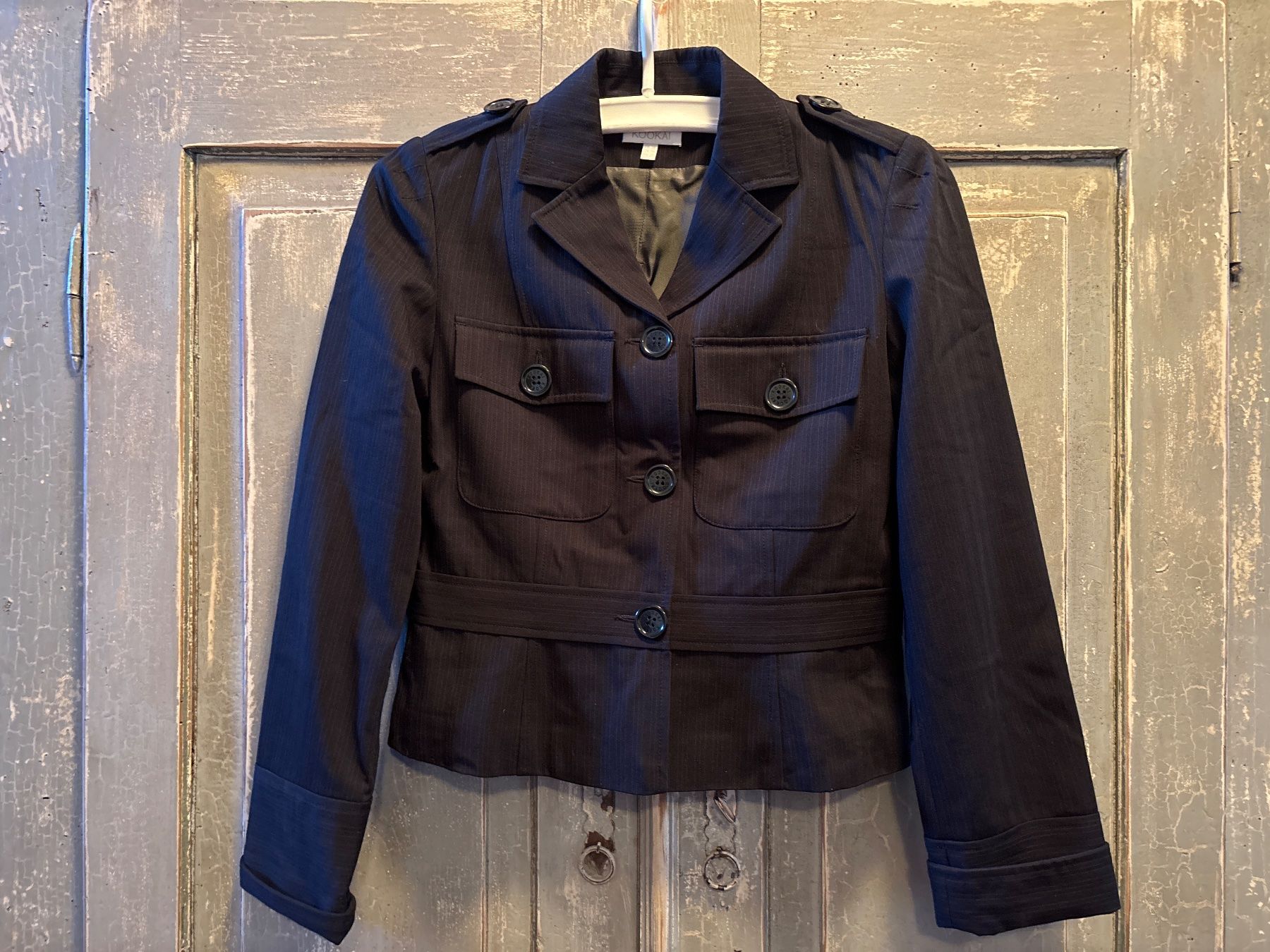 Kookai Giacche: Kookaï - Kurz-Blazer - 38 – Nuovo (secondo la descrizione) da Besenbüren venduto da piculo