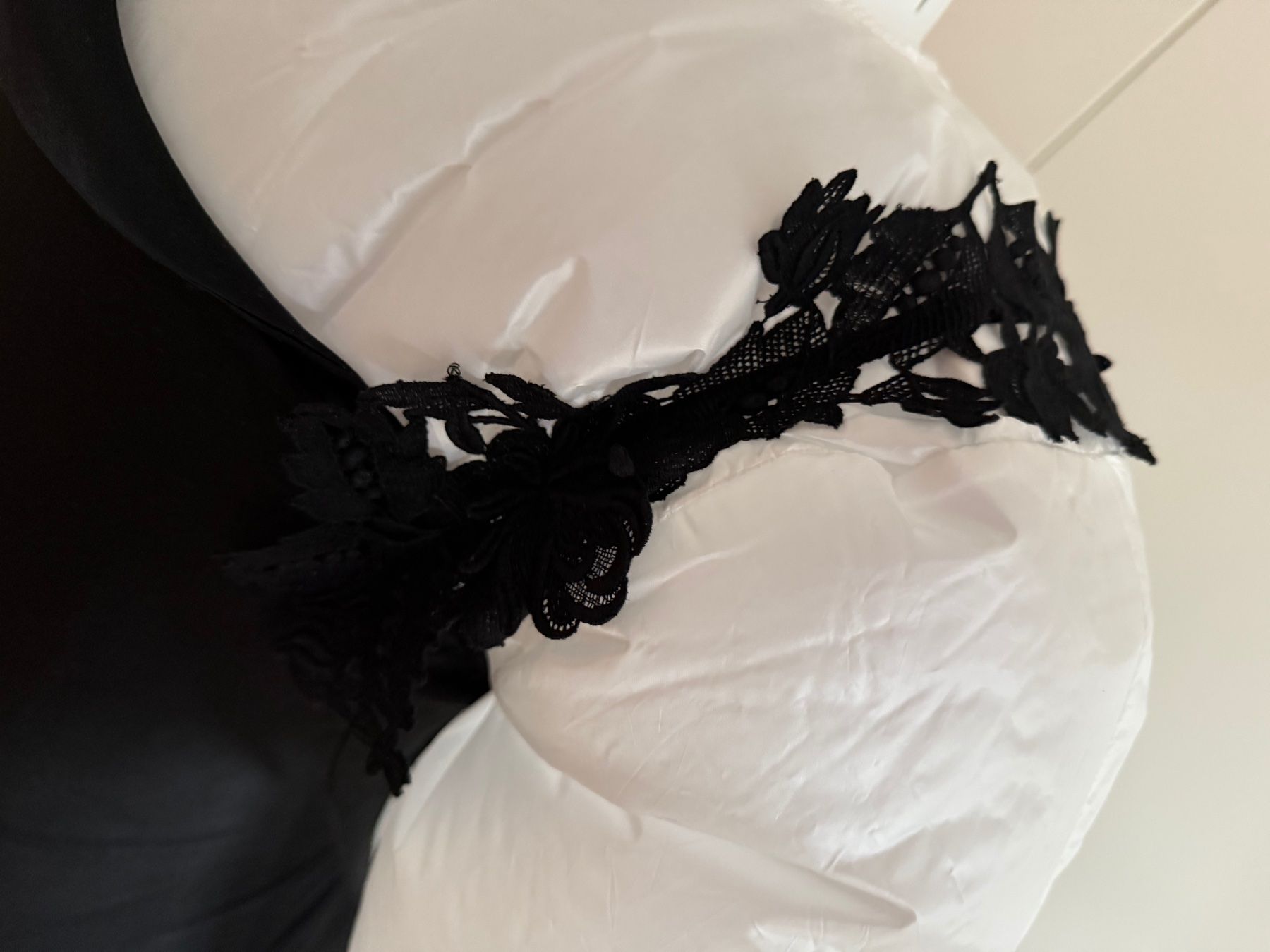 Vestiti: raffiniertes schwarzes Abendkleid mit Spitze, Gr. 36 – Usato da Zürich venduto da leo0105 2