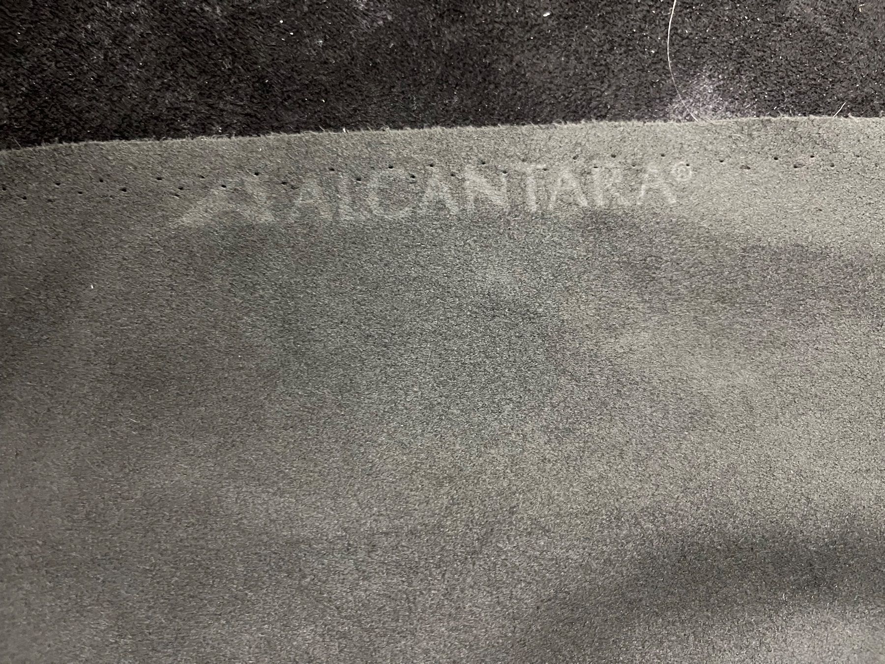 Tessuti: Original Alcantara® Pannel Schwarz – Usato da Hittnau venduto da TESLA-INDIVIDUALISE 1