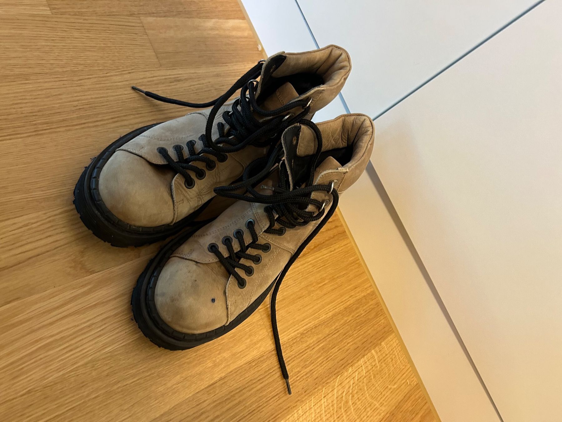 Scarpe da uomo: Stiefeletten beige Grösse 38 gut erhalten – Usato da Zürich venduto da Dailychic 5
