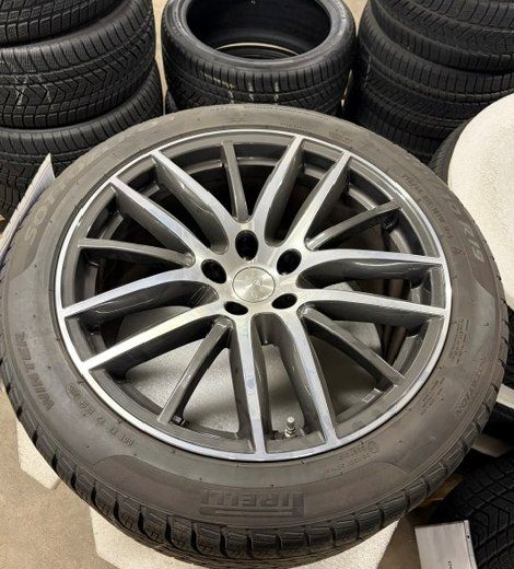 Pirelli Pneumatici & Ruote complete: Maserati Ghibli Kompletträder – Usato da Biel/Bienne venduto da orpundgarage 1