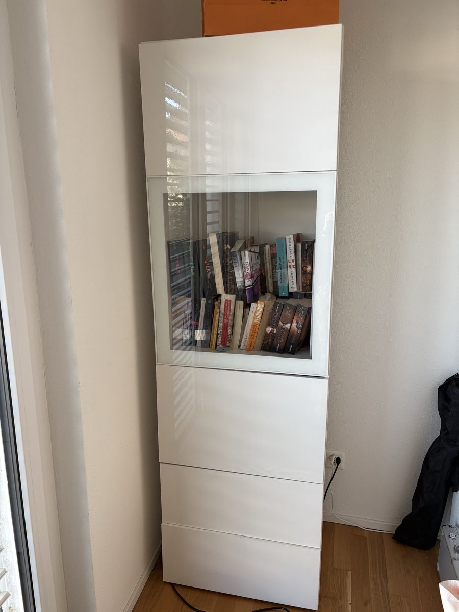 Armadi: Schrank mit Vitrine und Schubladen – Nuovo (secondo la descrizione) da Bürglen TG venduto da ste_s6yp