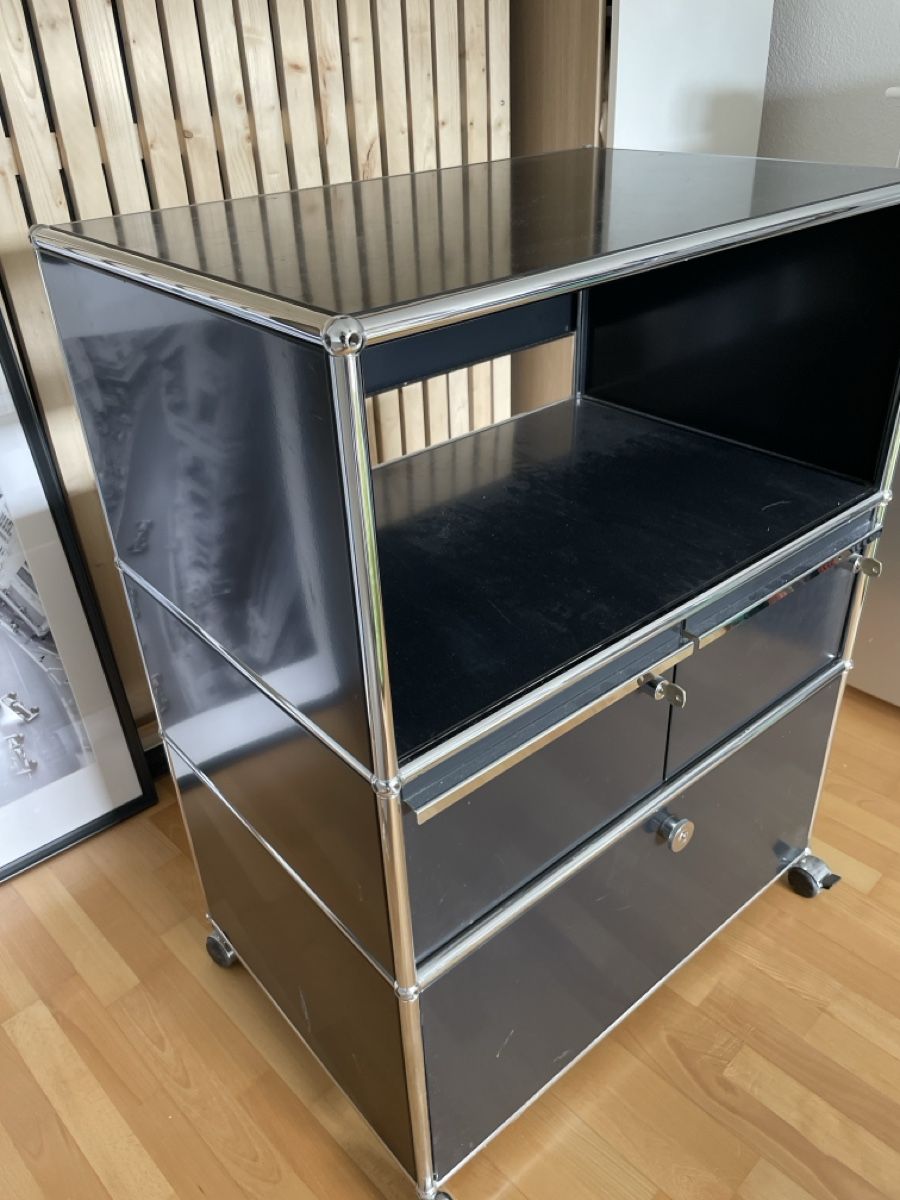 USM Banconi: USM Haller Sideboard Schwarz mit Rollen – Usato da urdorf venduto da carroe 1