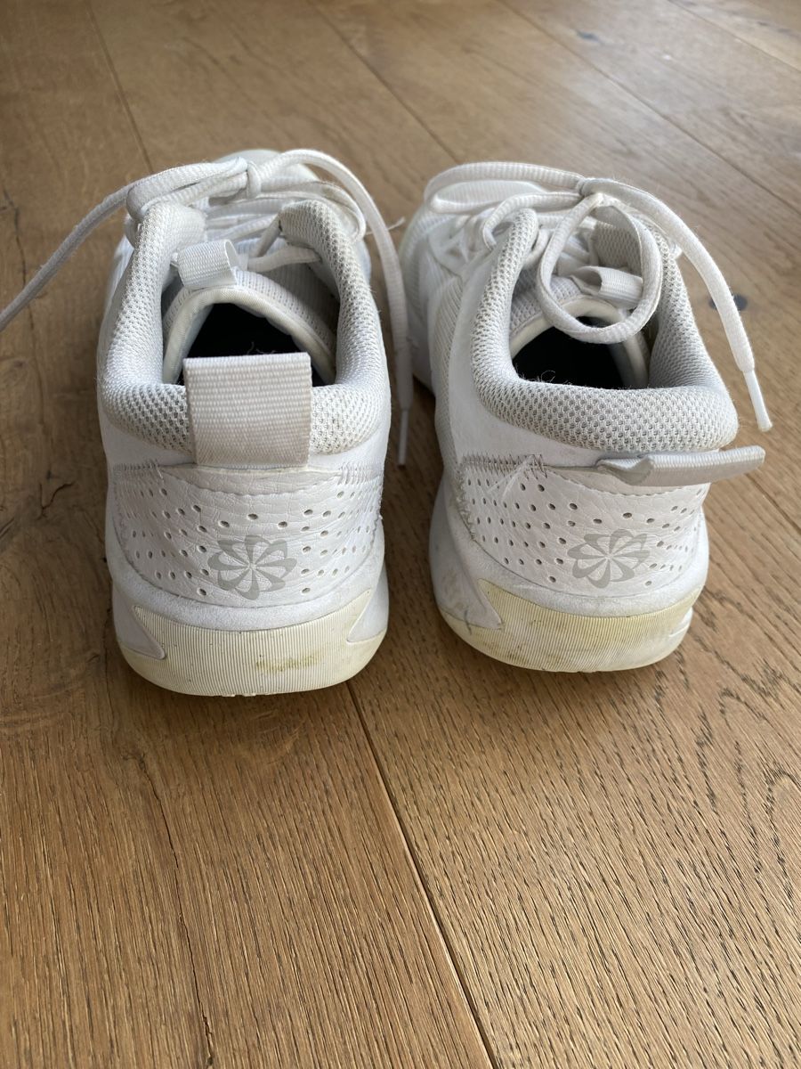 Nike Damenschuhe:  Turnschuhe Nike – Gebraucht aus Watt von yaelD 1