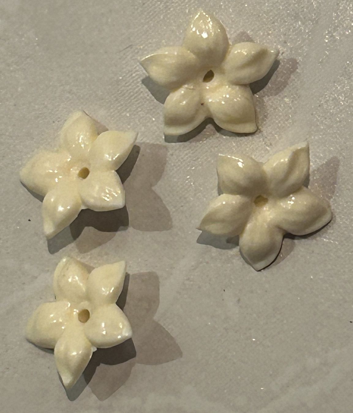 Perle (finte): Schmetterlinge und Blumen – Usato da Neukirch-Egnach venduto da Phion 4