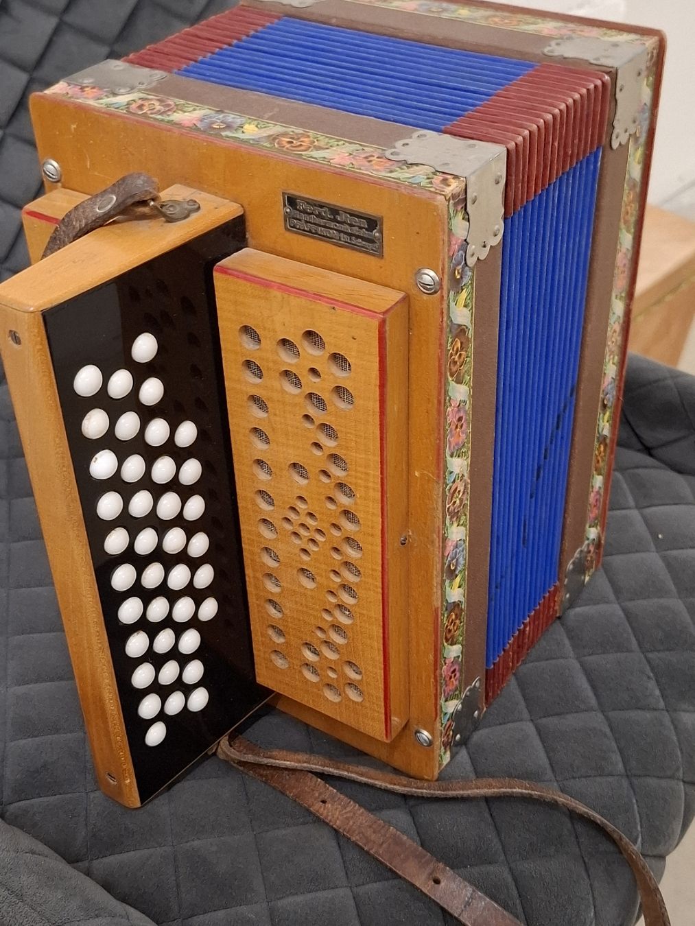 Strumenti musicali: iten orgeli – Usato da Villeneuve venduto da BibiVintage