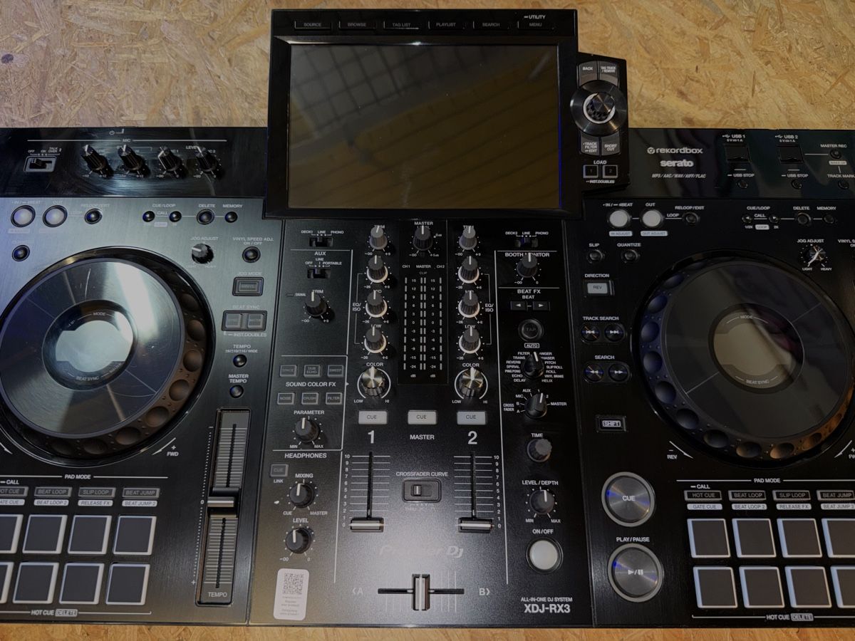 Pioneer Console di mixaggio: Pioneer XDJ-RX3 All-in-one – Usato da Uetikon am See venduto da serge.wilhelm 2
