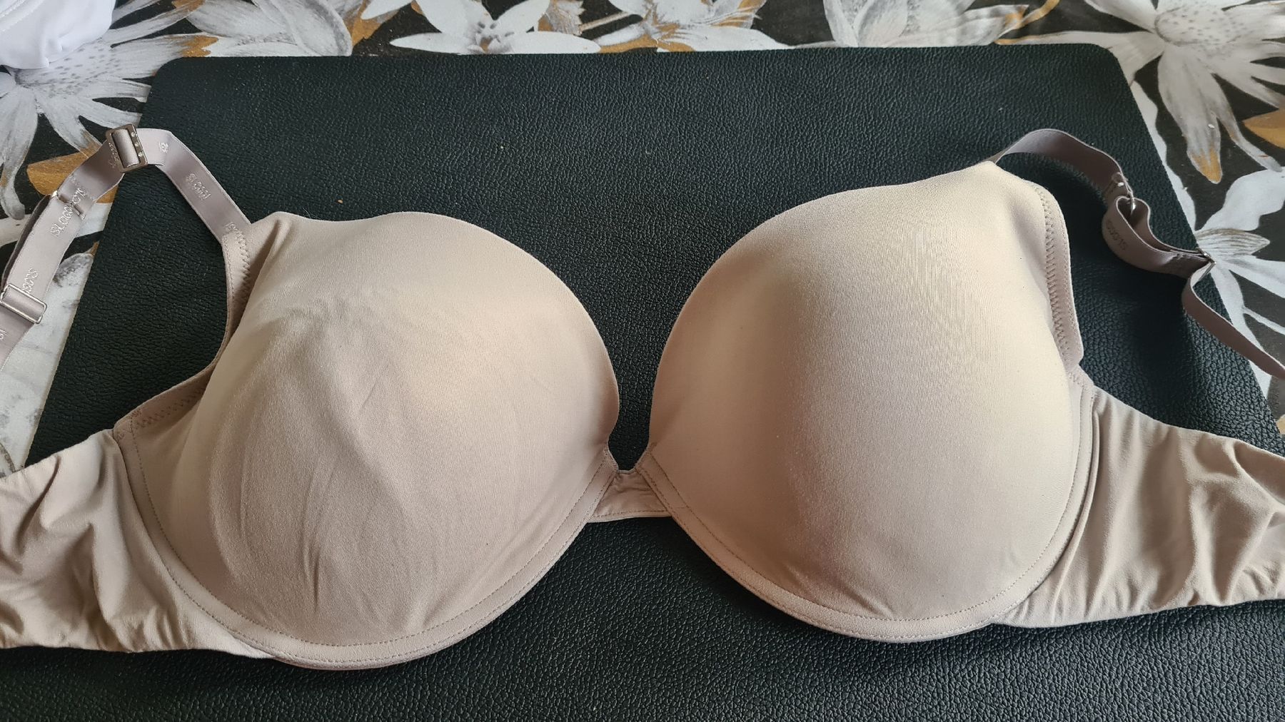 Sloggi Sonstige Unterwäsche: Sloggi BH beige Gr. 85D - Top Zustand! – Gebraucht aus Dussnang von Mak13