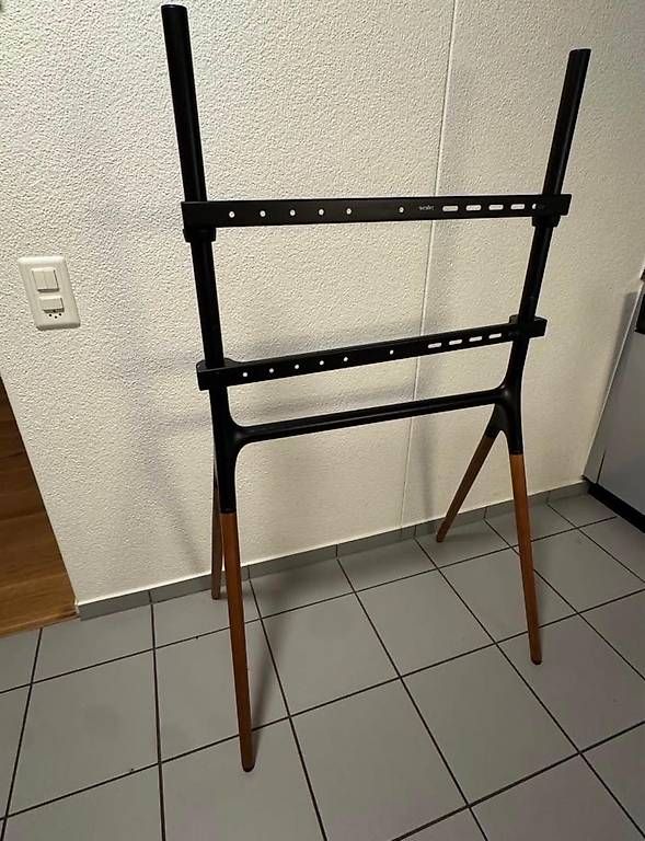 Supporti a parete: TV Ständer (LogiLink) – Usato da Zürich venduto da cupasil