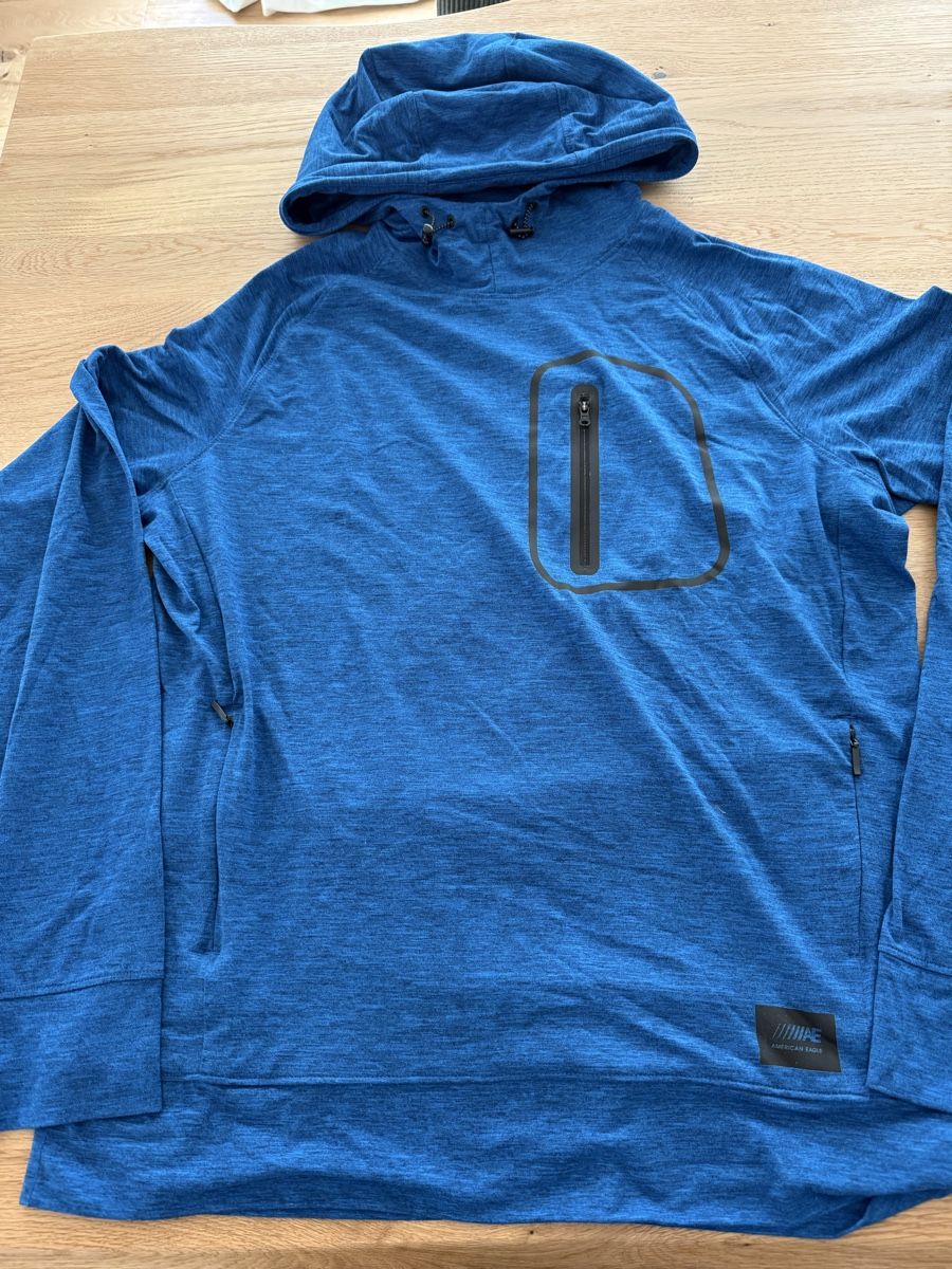 American Eagle Pulls & Sweat-shirts: American Eagle Pullover Grösse M Active Wear – D'occasion à Goldswil par Fisel
